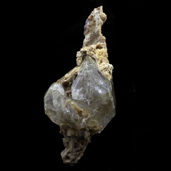 Quartz fenêtre dans matrice. 420.0 ct.