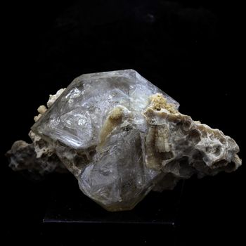 Quartz fenêtre dans matrice. 420.0 ct.