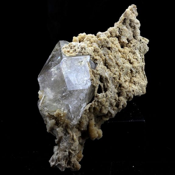 Quartz fenêtre dans matrice. 420.0 ct.