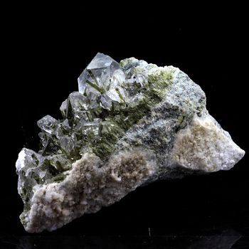 Quartz + Epidote. 495.0 ct.