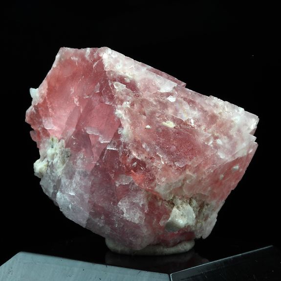 Fluorite rose. 81.0 ct.