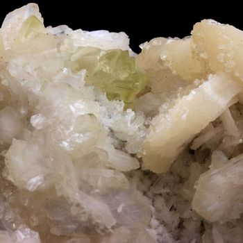 Stilbite + Calcite. 4860.0 ct.