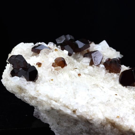 Uvite, Magnesite.