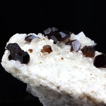 Uvite, Magnesite.
