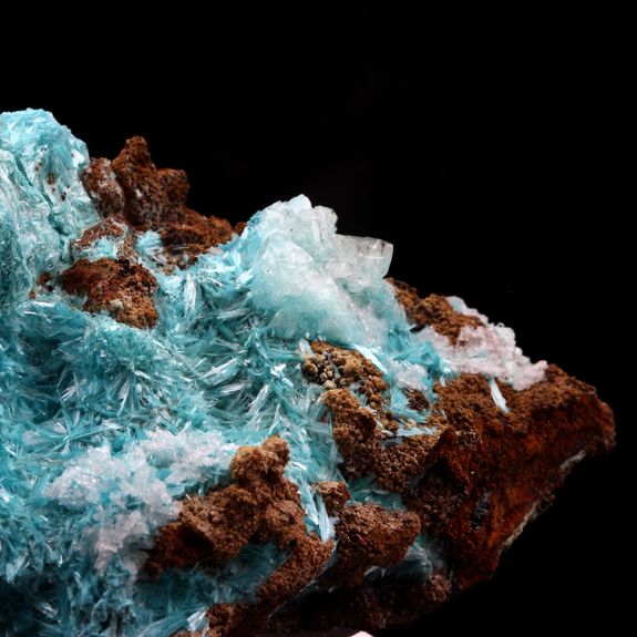 Aurichalcite. 866.0 ct.
