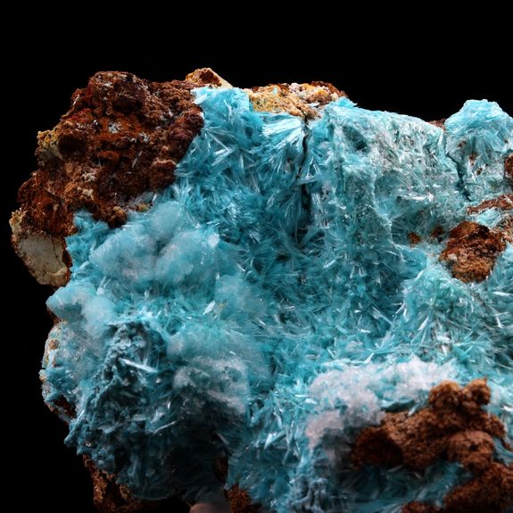 Aurichalcite. 866.0 ct.