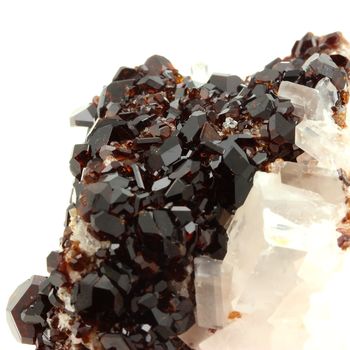 Uvite, Magnesite. 685.5 ct.