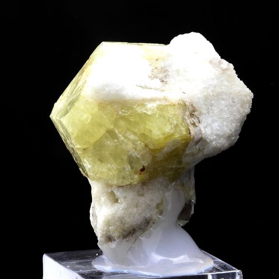Rhodizite. 169.0 ct.