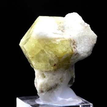Rhodizite. 169.0 ct.