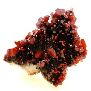 Vanadinite. 900.0 ct.
