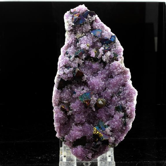 Chalcopyrite + Améthyste + Sphalerite. 1220.0 ct.