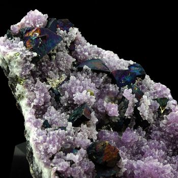 Chalcopyrite + Améthyste + Sphalerite. 1220.0 ct.