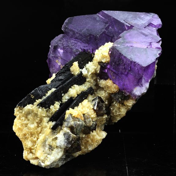 Fluorite + Ilvaite + Scheelite.
