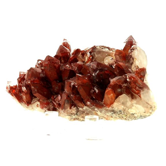 Red quartz. 757.0 ct.
