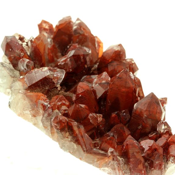 Red quartz. 757.0 ct.