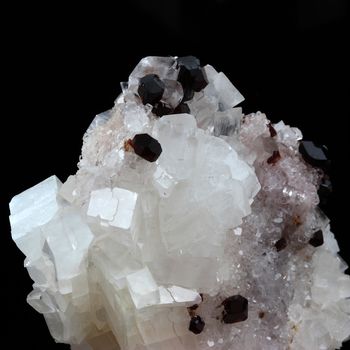 Uvite, Magnesite.