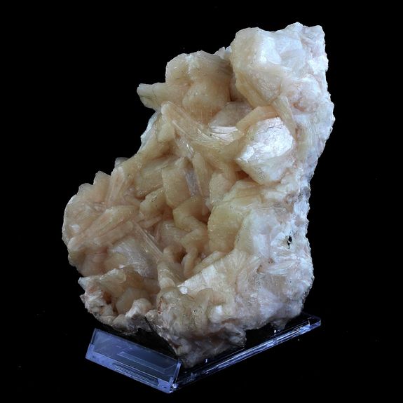 Stilbite. 3900.0 ct.