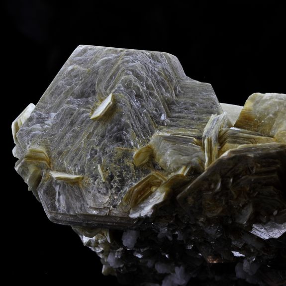 Muscovite. 3462.0 ct.