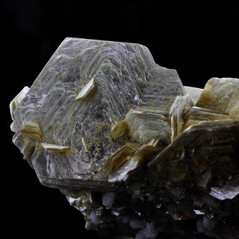 Muscovite. 3462.0 ct.
