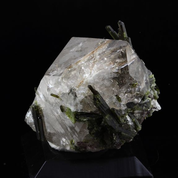 Quartz fumé + Epidote. 170.0 ct.