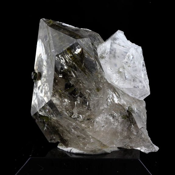 Quartz fumé + Epidote. 80.0 ct.