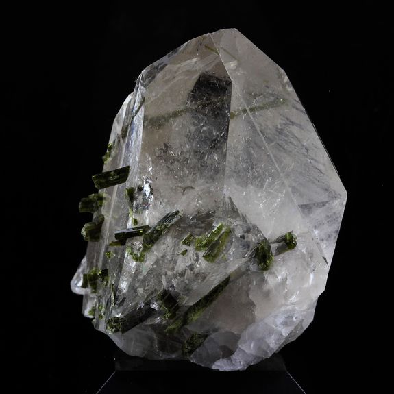 Quartz fumé + Epidote. 275.0 ct.