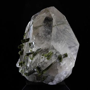 Quartz fumé + Epidote. 275.0 ct.