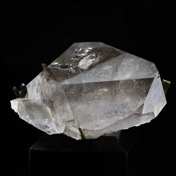 Quartz fumé + Epidote. 322.0 ct.