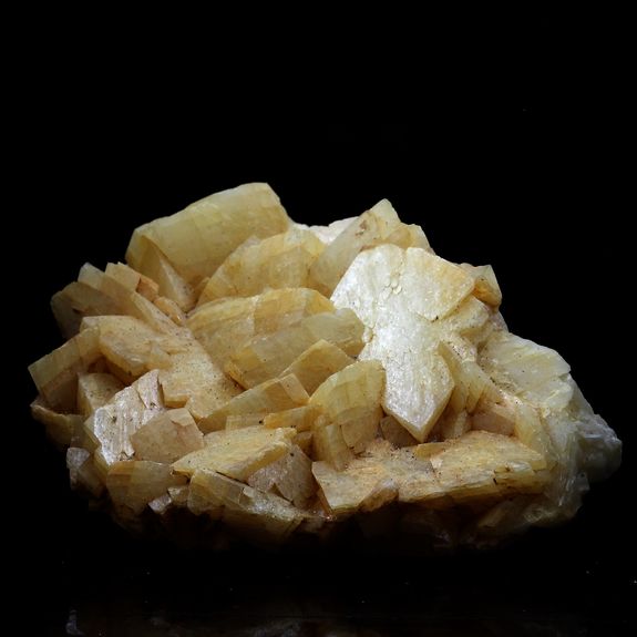 Dolomite. 304.0 ct.