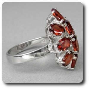 GARNET RING