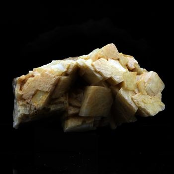Dolomite. 718.0 ct.