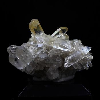 Quartz. 69.0 ct.
