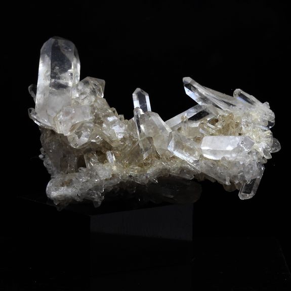 Quartz. 61.0 ct.