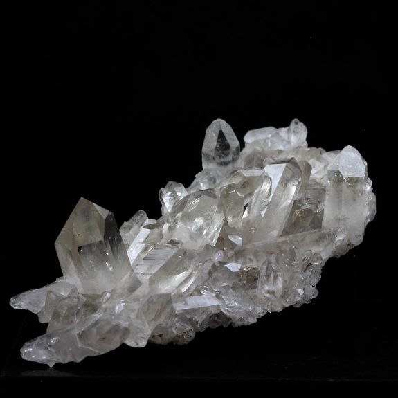 Quartz. 74.0 ct.