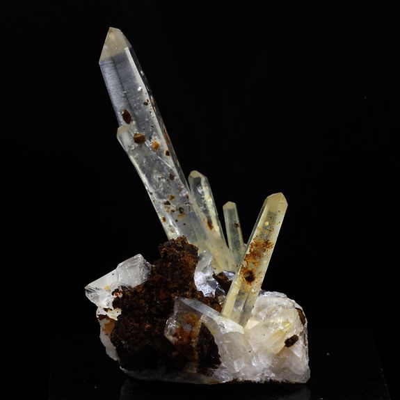 Quartz + Siderite. 113.0 ct.