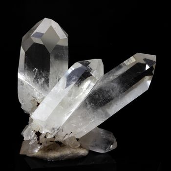 Quartz. 236.0 ct.