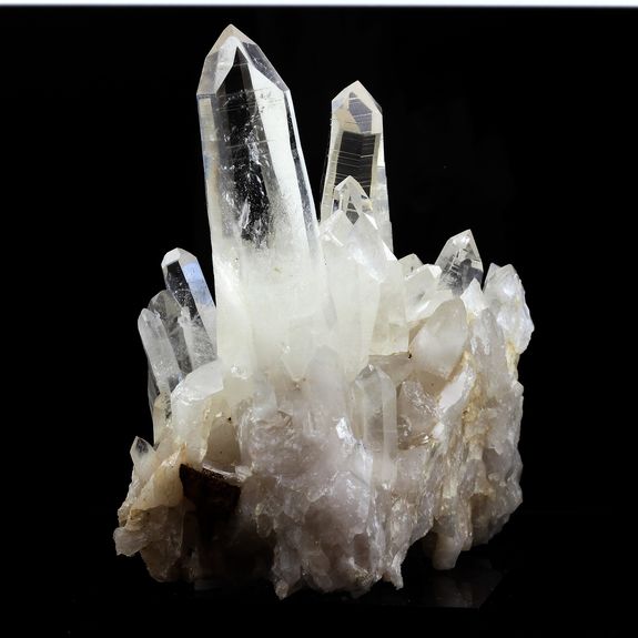 Quartz. 1305.0 ct.