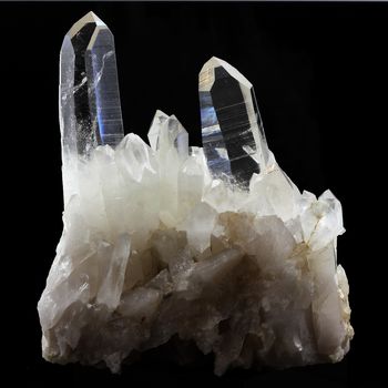 Quartz. 1305.0 ct.