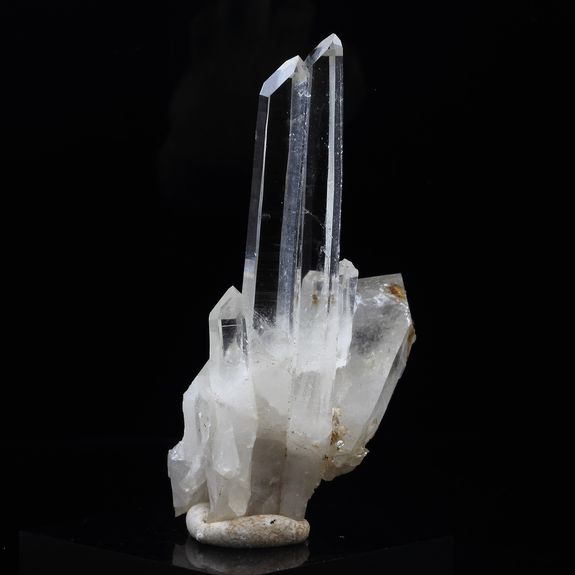 Quartz. 135.0 ct.