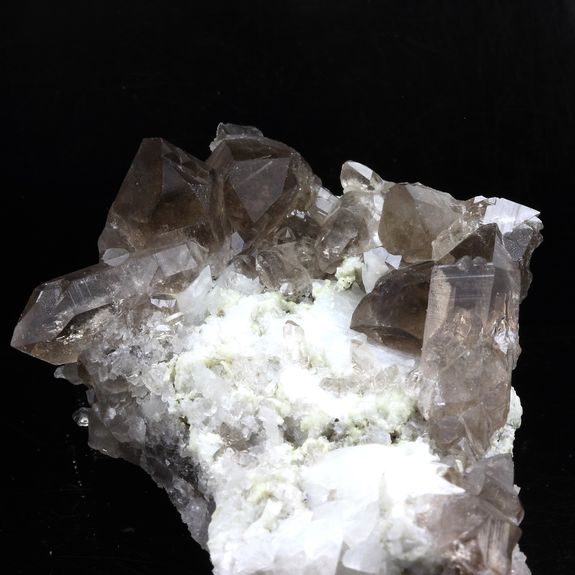 Quartz fumé. 356.0 ct.