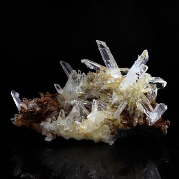 Siderite + Quartz. 173.0 ct.