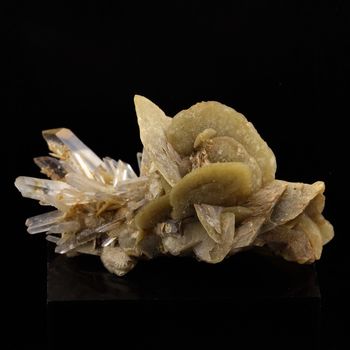 Siderite, Quartz. 265.0 ct.