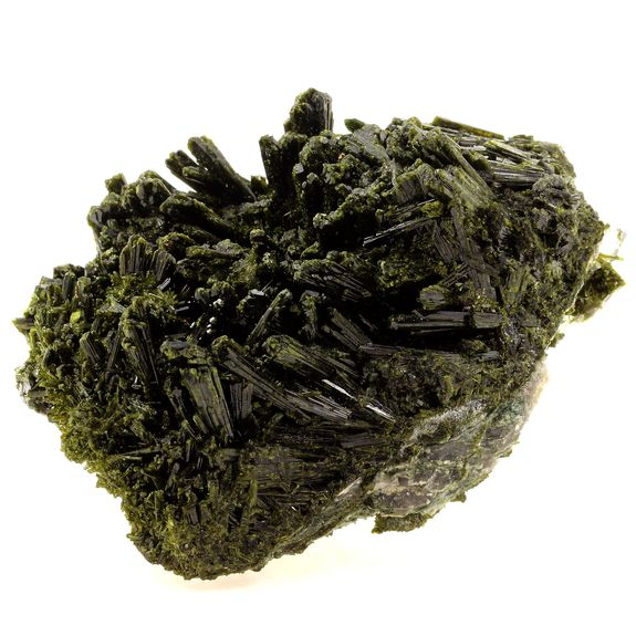 Epidote. 2440.0 ct.