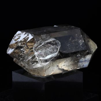 Quartz fumé Biterminé. 345.0 ct.