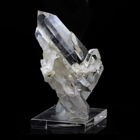 Quartz hyalin. 222.0 ct.