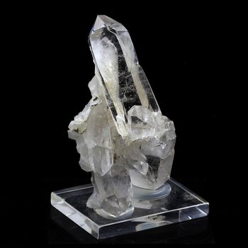 Quartz hyalin. 222.0 ct.