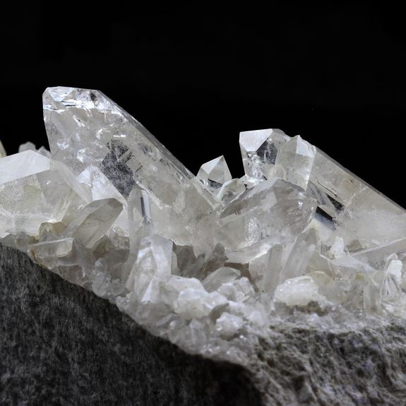 Quartz hyalin. 4288.0 ct.