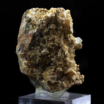 Rutile, Calcite. 682.0 ct.