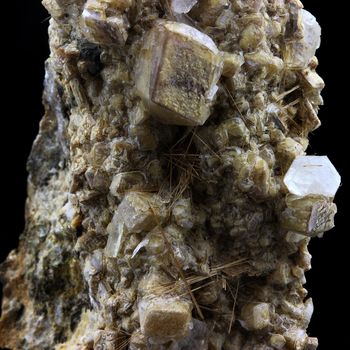 Rutile, Calcite. 682.0 ct.