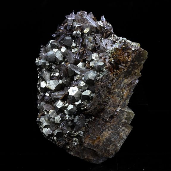 Siderite, Quartz, Pyrite. 390.0 ct.